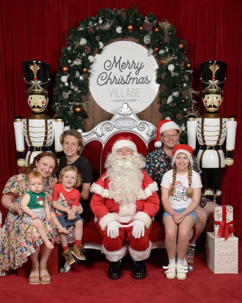 AlbanyCreekVillageSantaPhoto.jpg