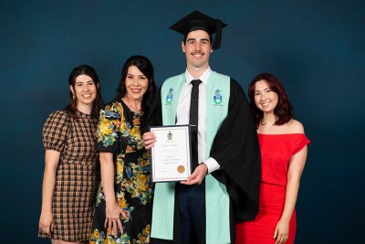 Family-photo-at-graduation.jpg